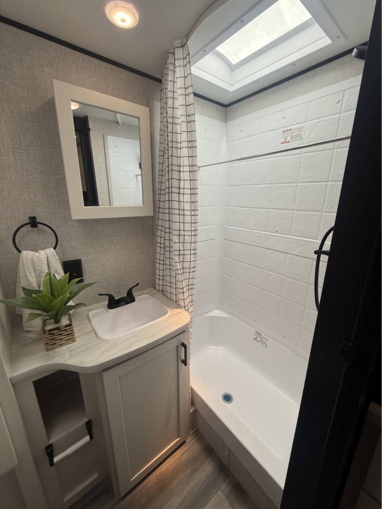 A photo of this 2025 Jayco Jay Flight 225MLS