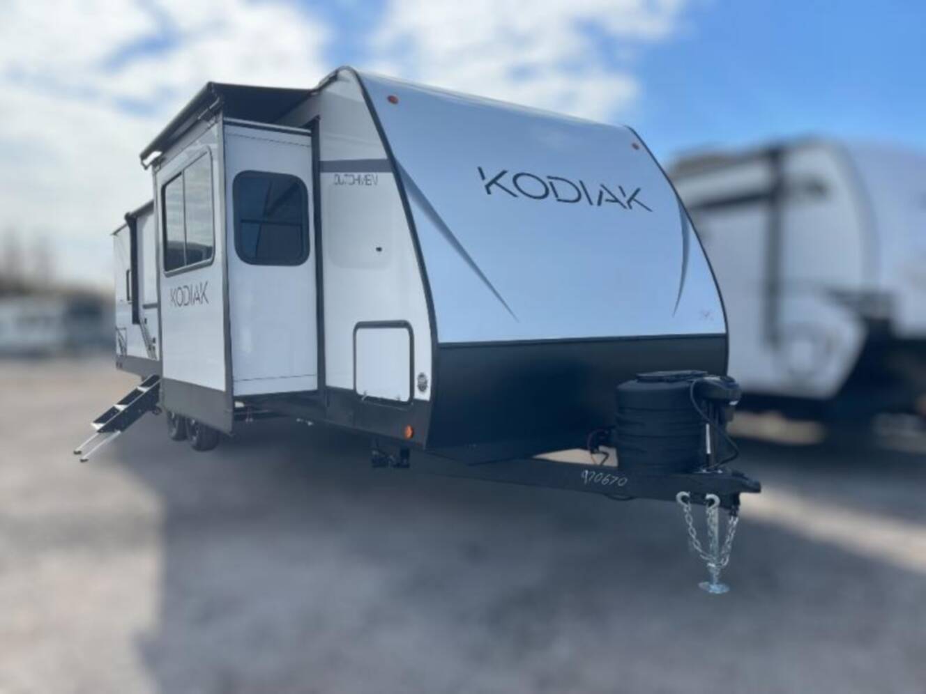A photo of this 2025 Dutchmen Kodiak 310FLSL