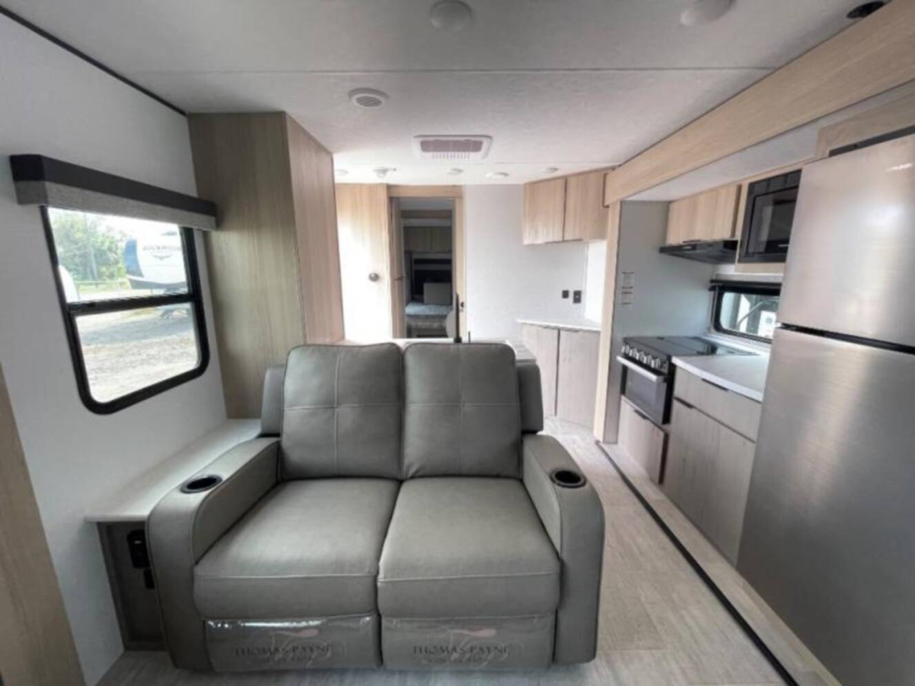 A photo of this 2025 Dutchmen Kodiak 310FLSL