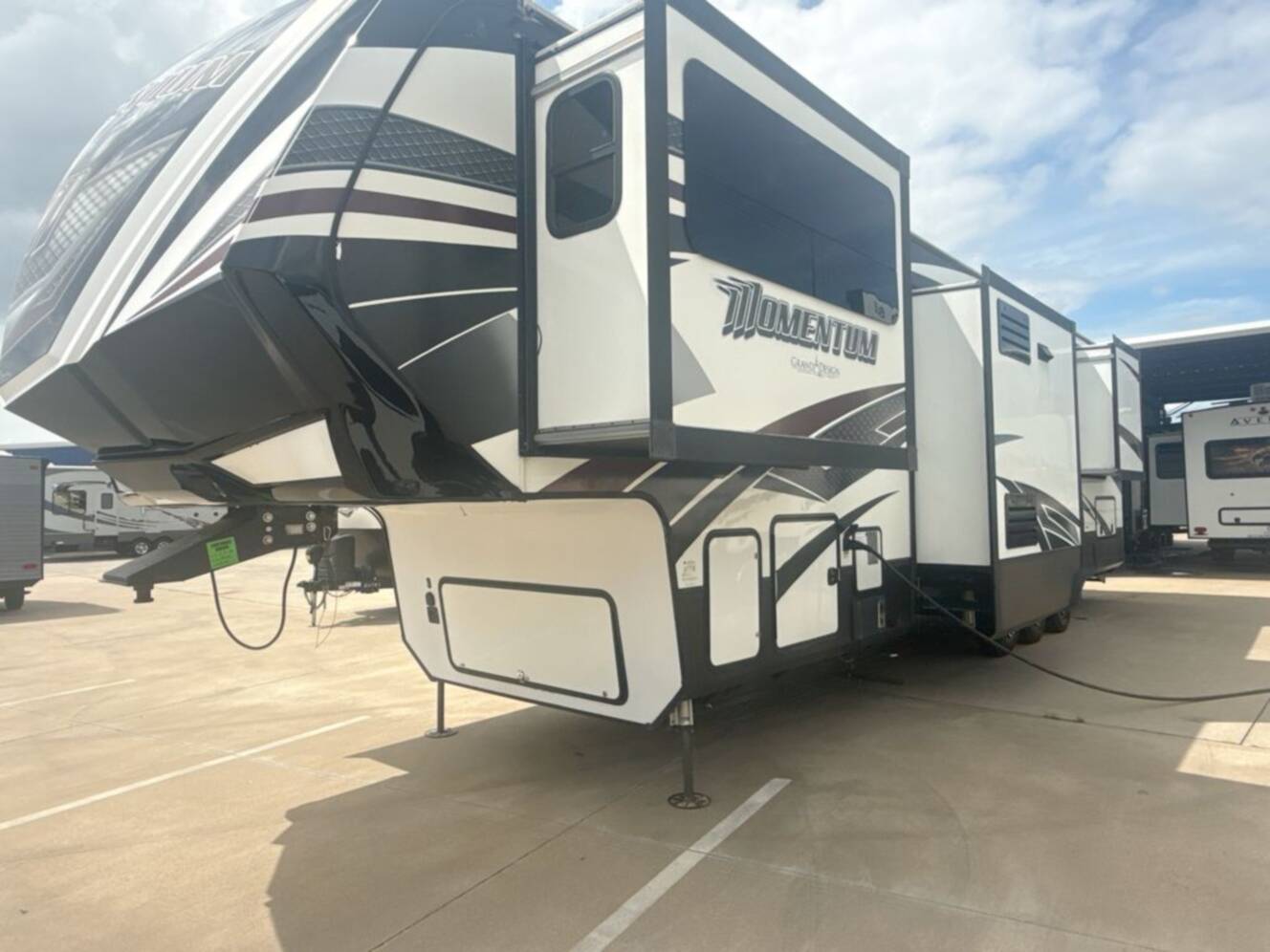 A photo of this 2018 Grand Design Momentum 376TH