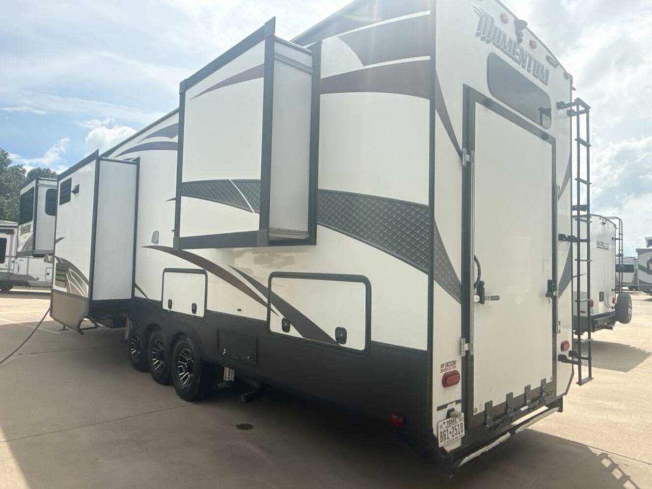 A photo of this 2018 Grand Design Momentum 376TH