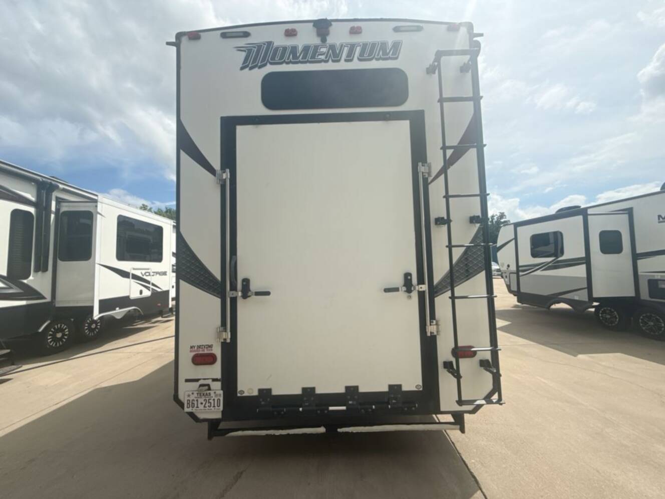 A photo of this 2018 Grand Design Momentum 376TH