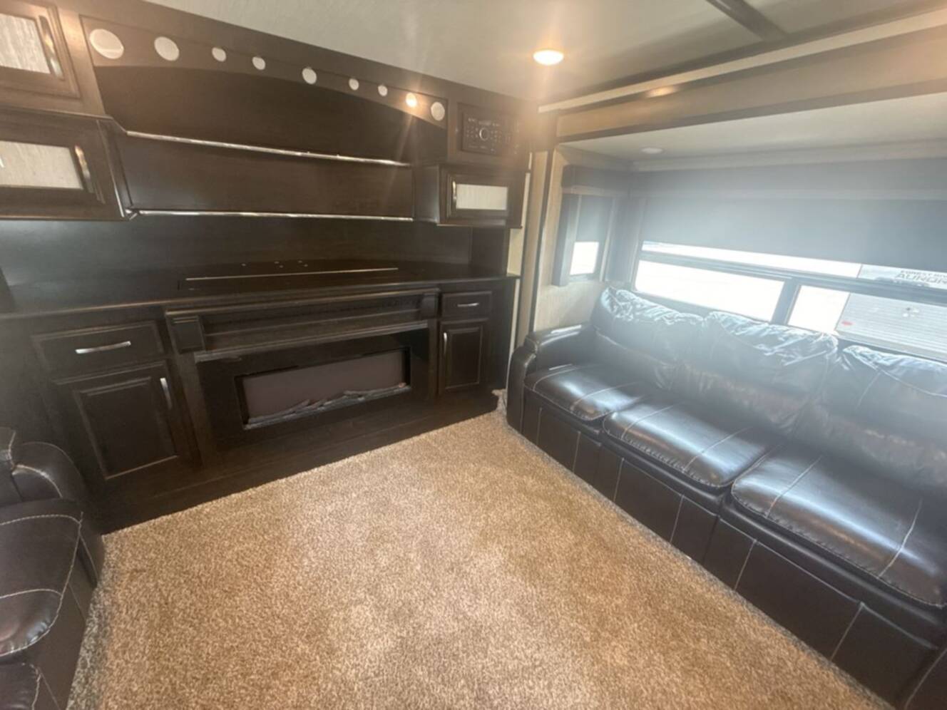 A photo of this 2018 Grand Design Momentum 376TH