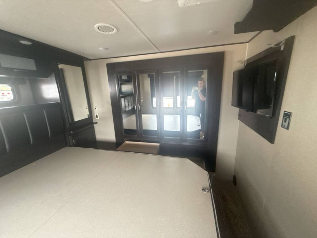 A photo of this 2018 Grand Design Momentum 376TH
