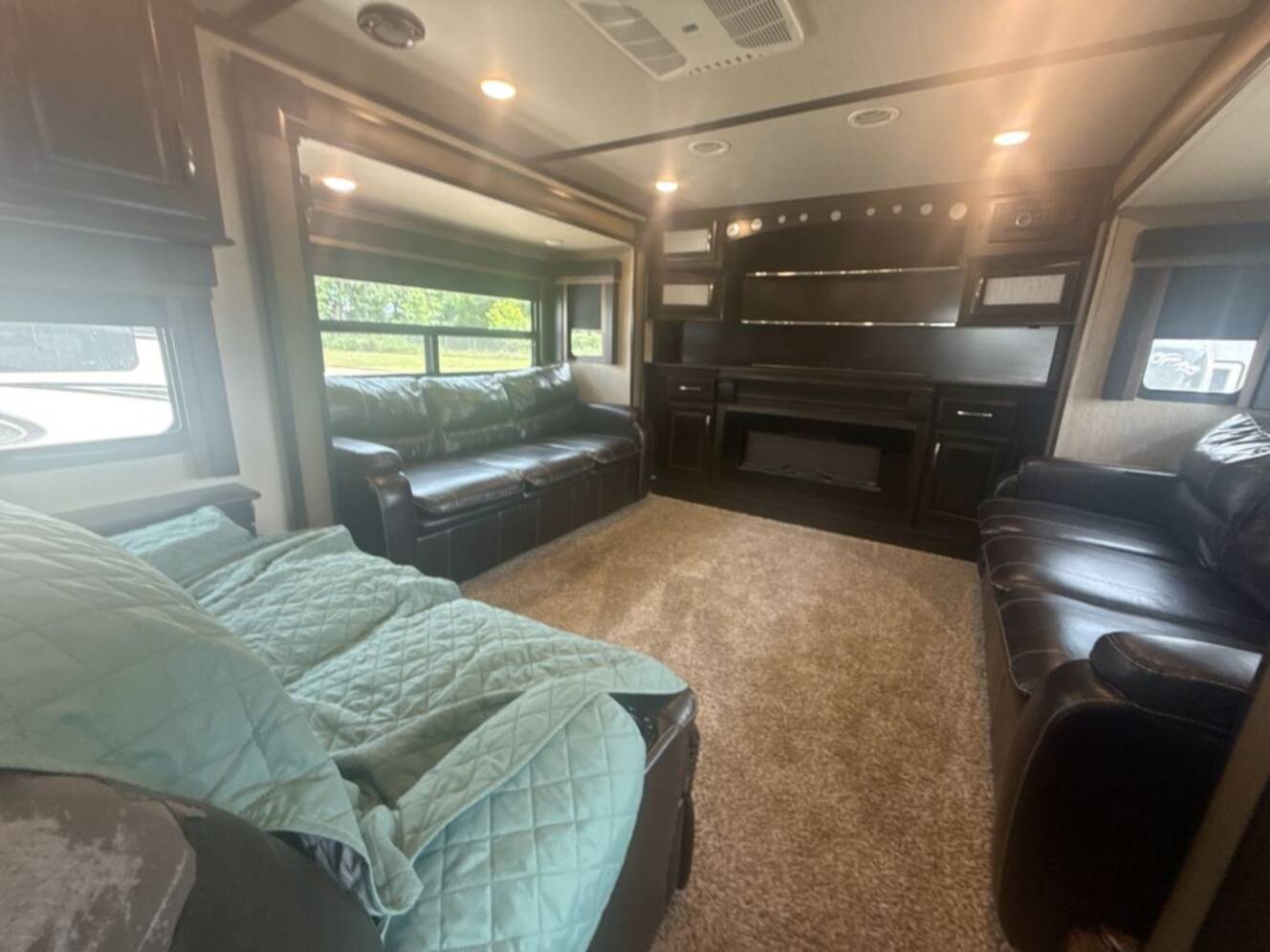 A photo of this 2018 Grand Design Momentum 376TH