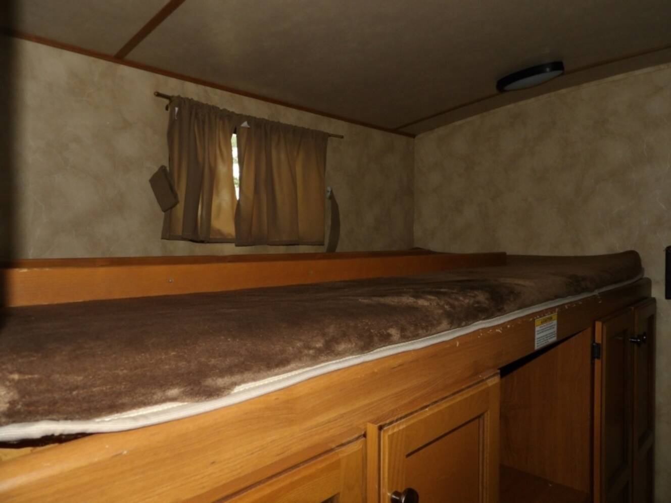 A photo of this 2015 Crossroads Sunset Trail 300BH