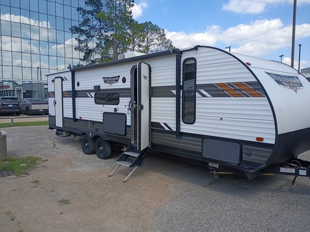 2020 Forest River Wildwood X-Lite 263BHXL in houston TX
