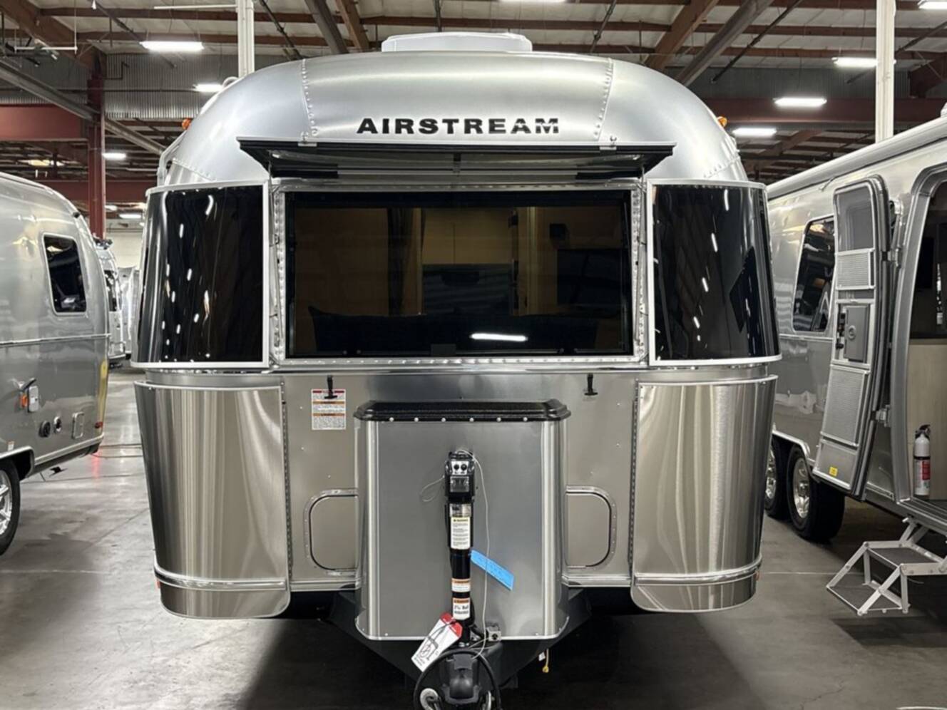 A photo of this 2026 Airstream Flying Cloud 27FB