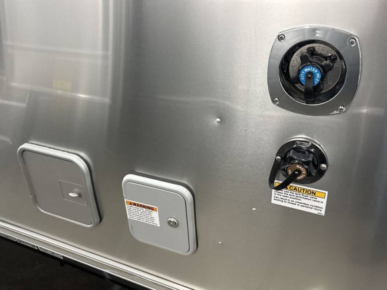 A photo of this 2026 Airstream Flying Cloud 27FB