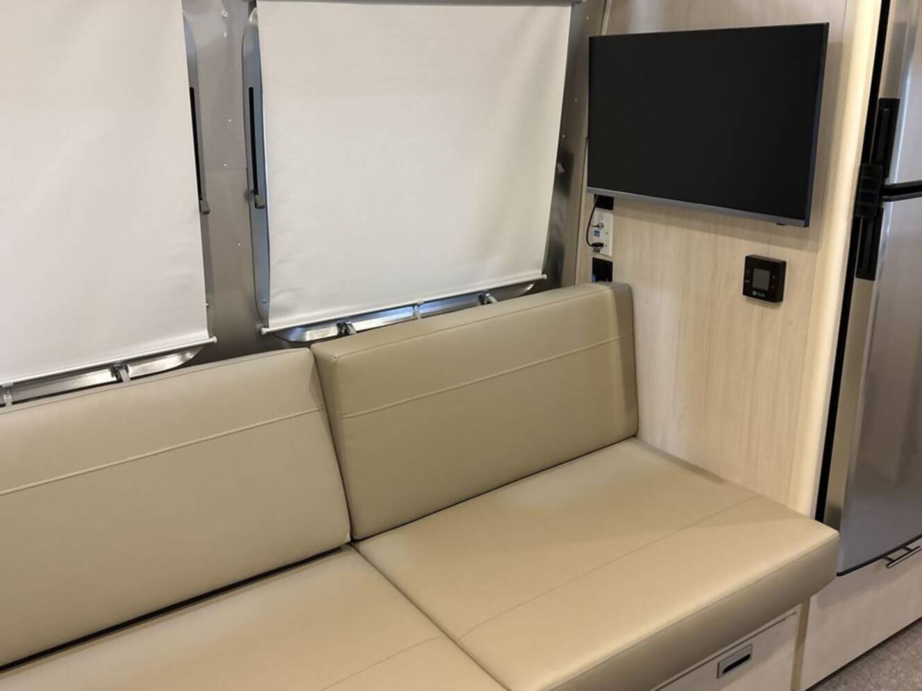 A photo of this 2026 Airstream Flying Cloud 27FB