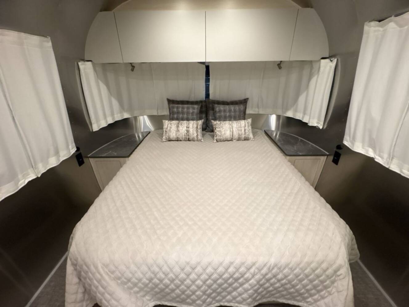A photo of this 2026 Airstream Flying Cloud 27FB
