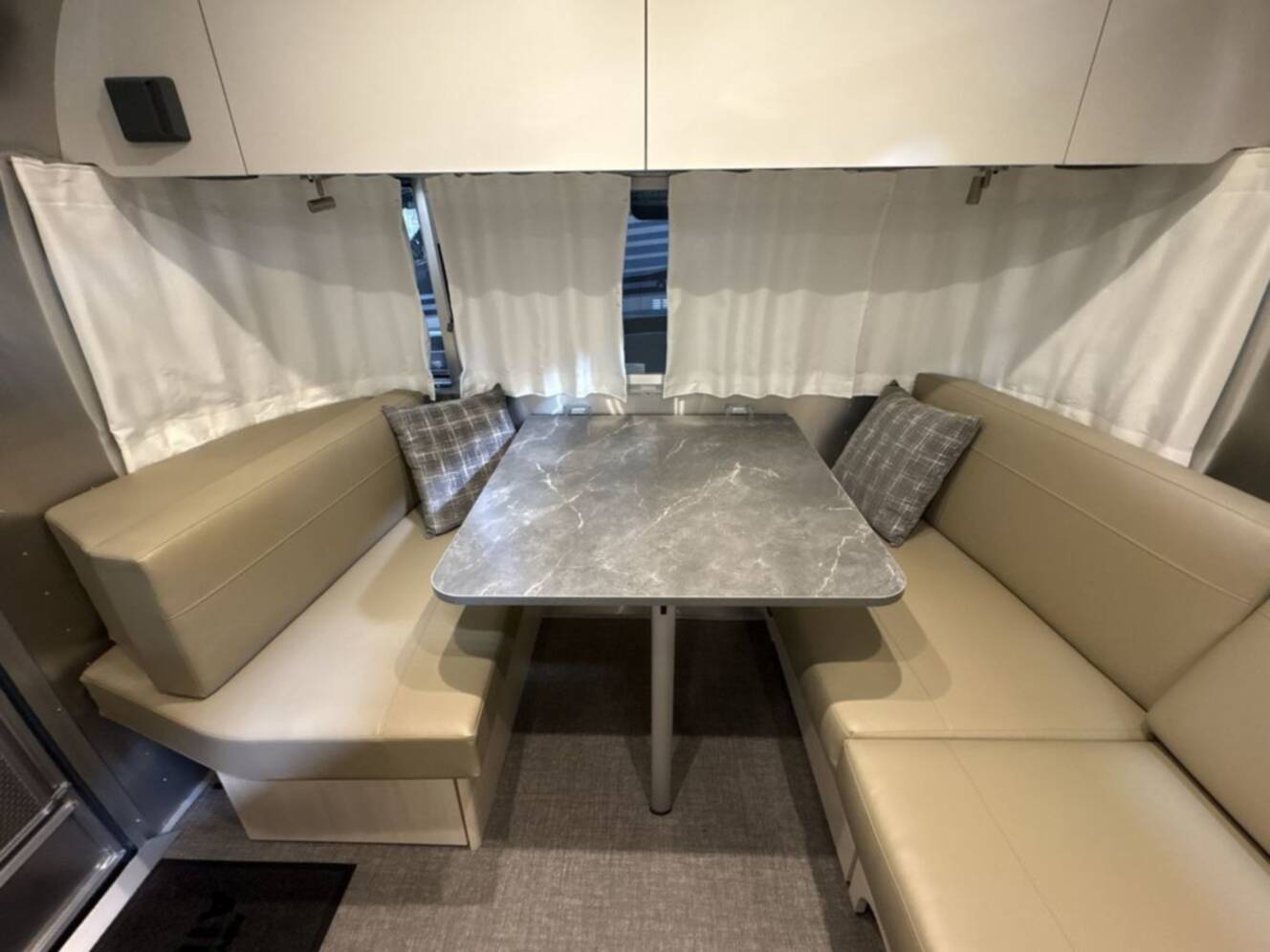 A photo of this 2026 Airstream Flying Cloud 27FB