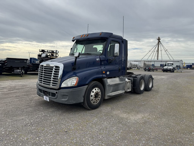 2013 FREIGHTLINER CASCADIA 125 in Delphos, ME