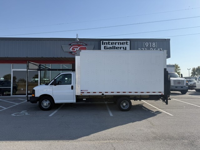 2015 CHEVROLET Express G3500 Box Truck in Collinsville, OK