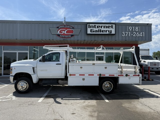 2022 CHEVROLET Silverado 5500 4x4 Diesel in Collinsville, OK