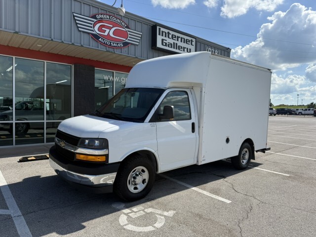 2018 CHEVROLET Express 3500 10' Box Van in Collinsville, OK