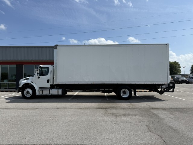 2017 FREIGHTLINER BUSINESS CLASS M2 106 in Collinsville, OK