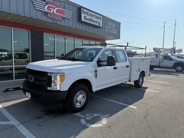 2017 FORD F350 in Collinsville, OK