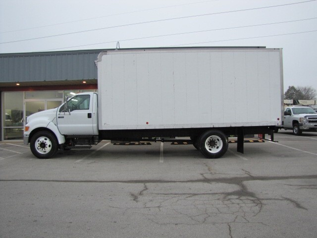 2007 FORD F650 in Collinsville, OK