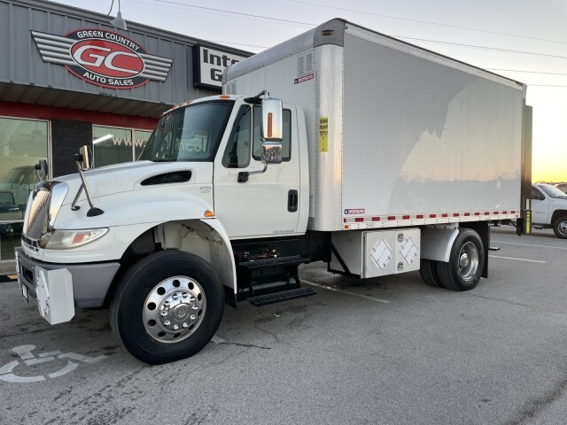 2016 INTERNATIONAL 4000 Diesel 16' Box Truck 63k mi's in Collinsville, OK