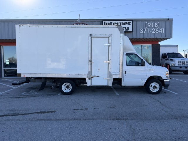 2023 FORD ECONOLINE in Collinsville, OK