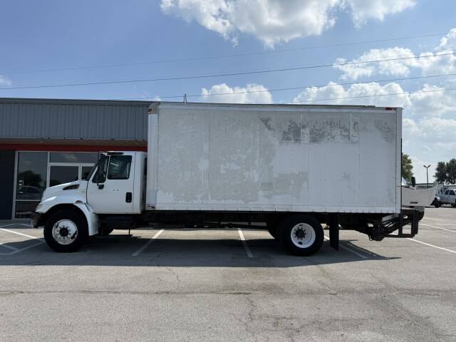 2004 INTERNATIONAL 4300 Diesel 20' Box Truck in Collinsville, OK