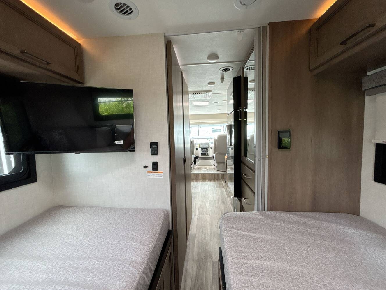 A photo of this 2027 Thor FREEDOM TRAVELER A24