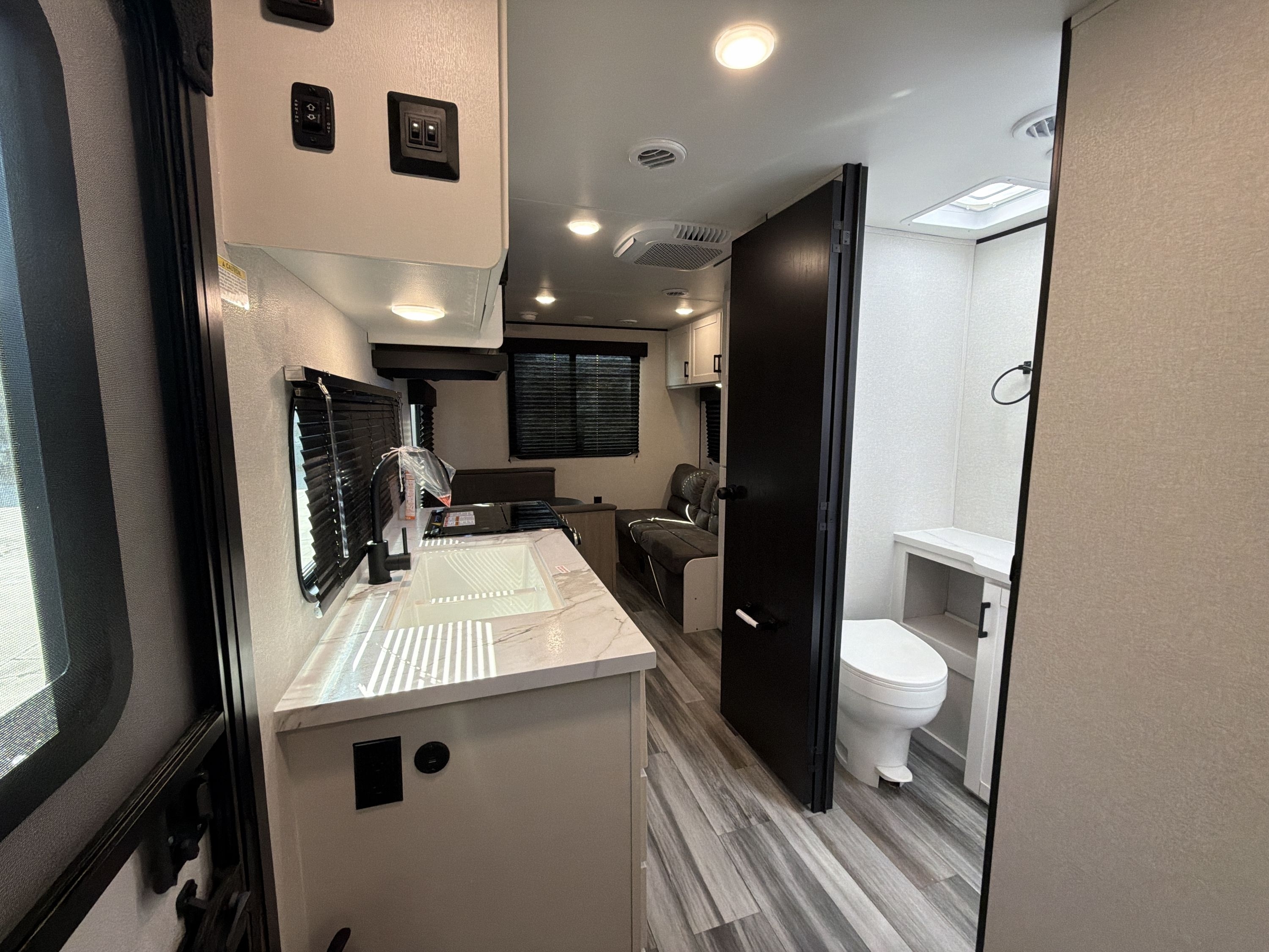 2026 Jayco JAY FLIGHT SLX 210QBW in temecula CA