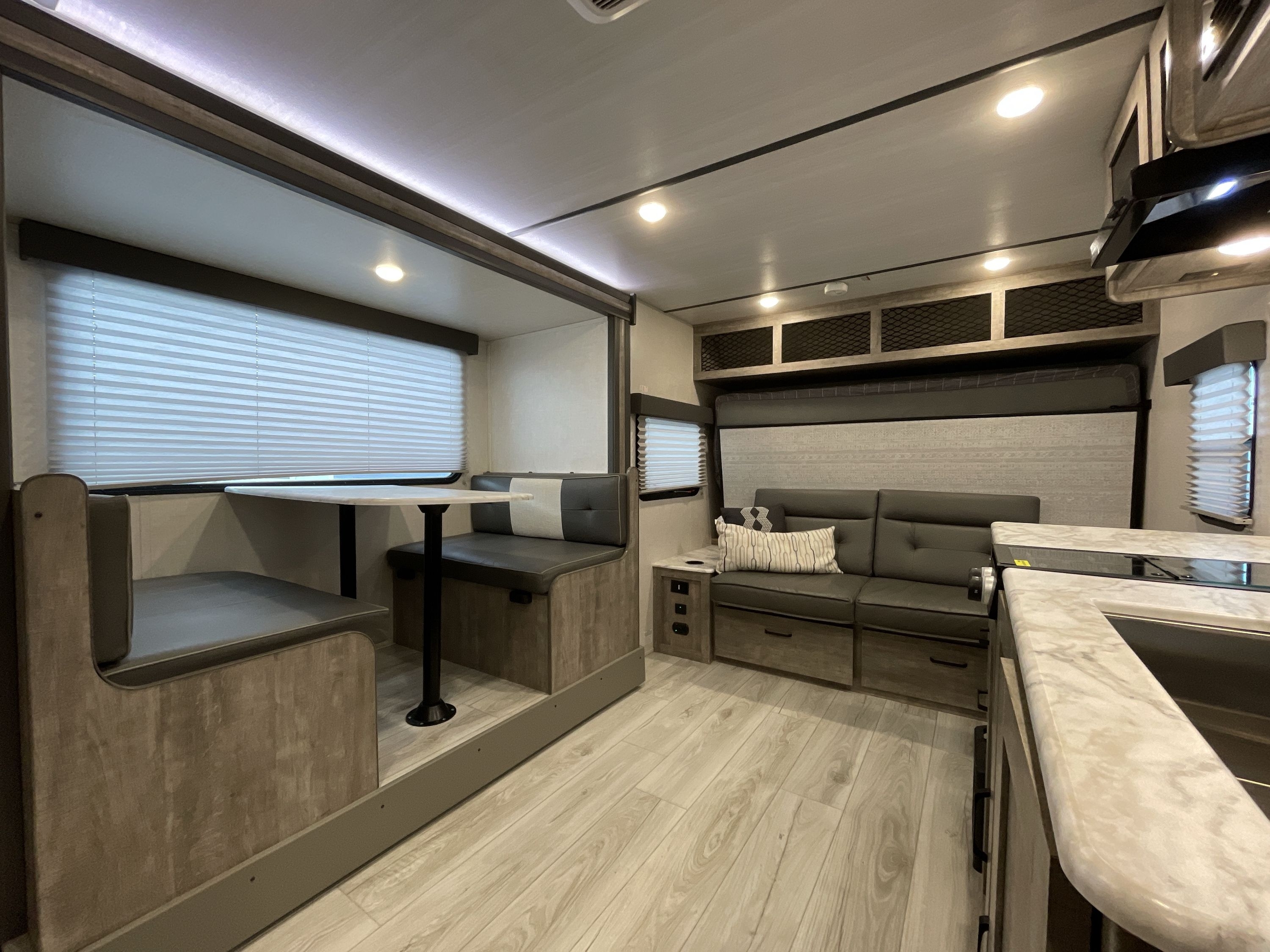 2023 Forest River SURVEYOR 17RBLX in temecula CA