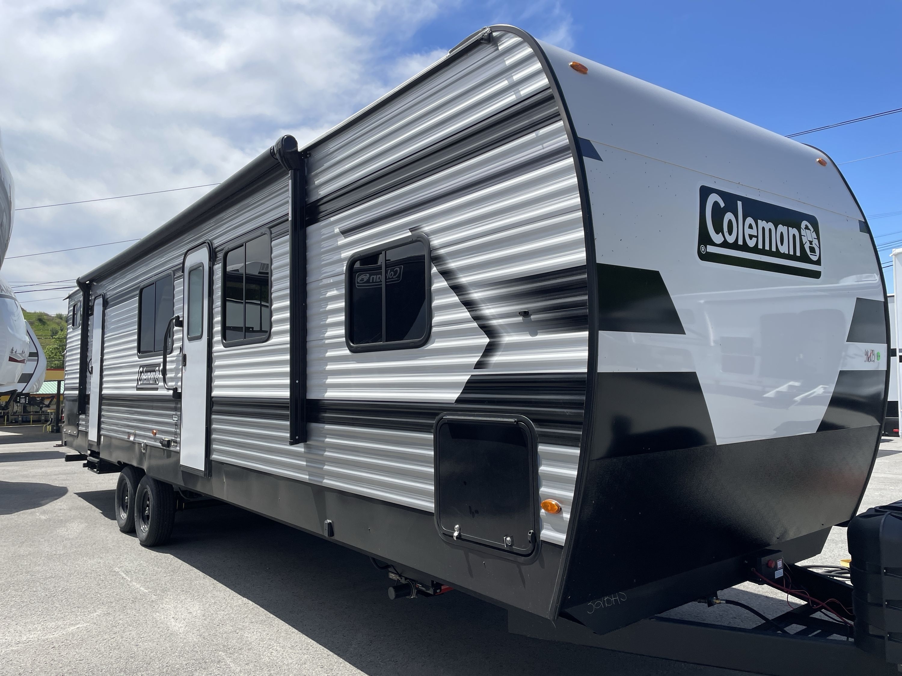 2026 Keystone COLEMAN LANTERN 32BHS in fairmont WV
