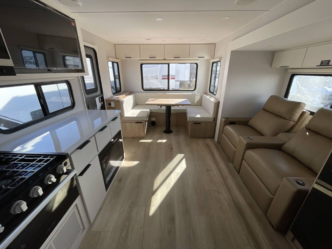 A photo of this 2026 Winnebago THRIVE 25RLS