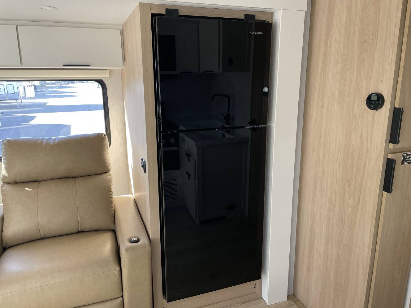 A photo of this 2026 Winnebago THRIVE 25RLS