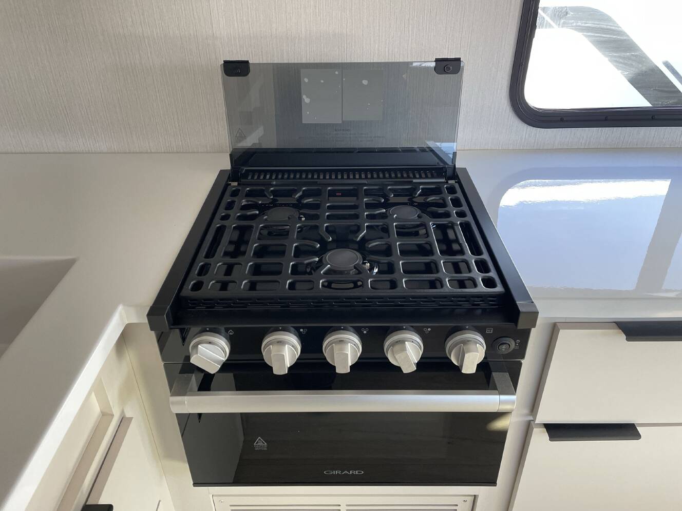 A photo of this 2026 Winnebago THRIVE 25RLS