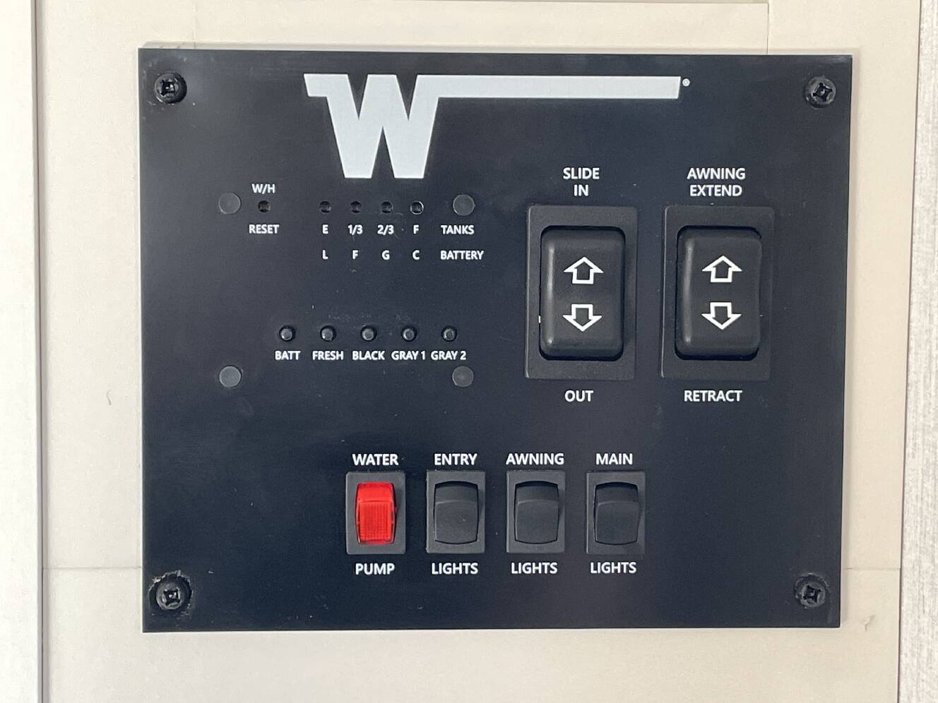 A photo of this 2026 Winnebago THRIVE 25RLS