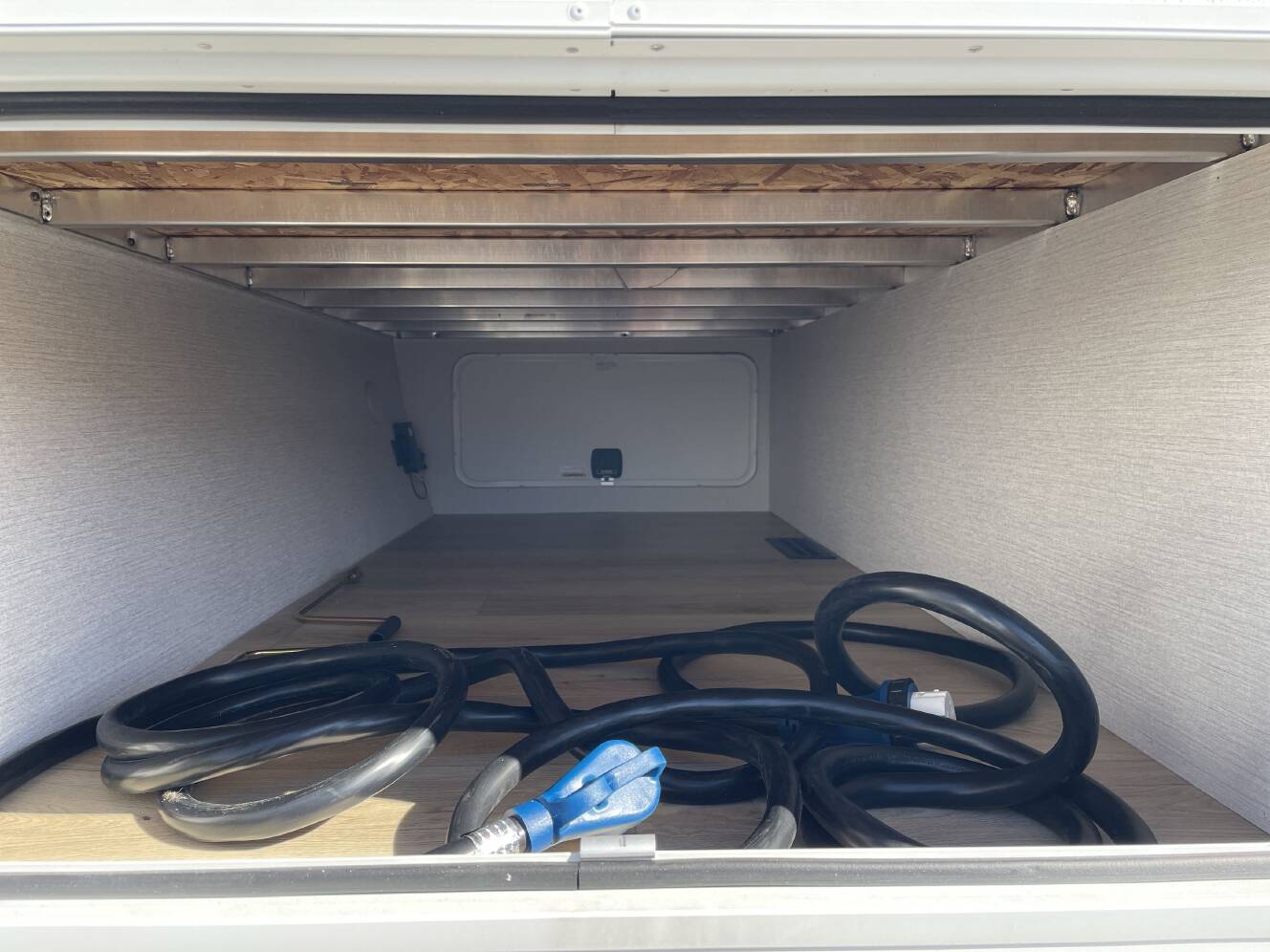 A photo of this 2026 Winnebago THRIVE 25RLS