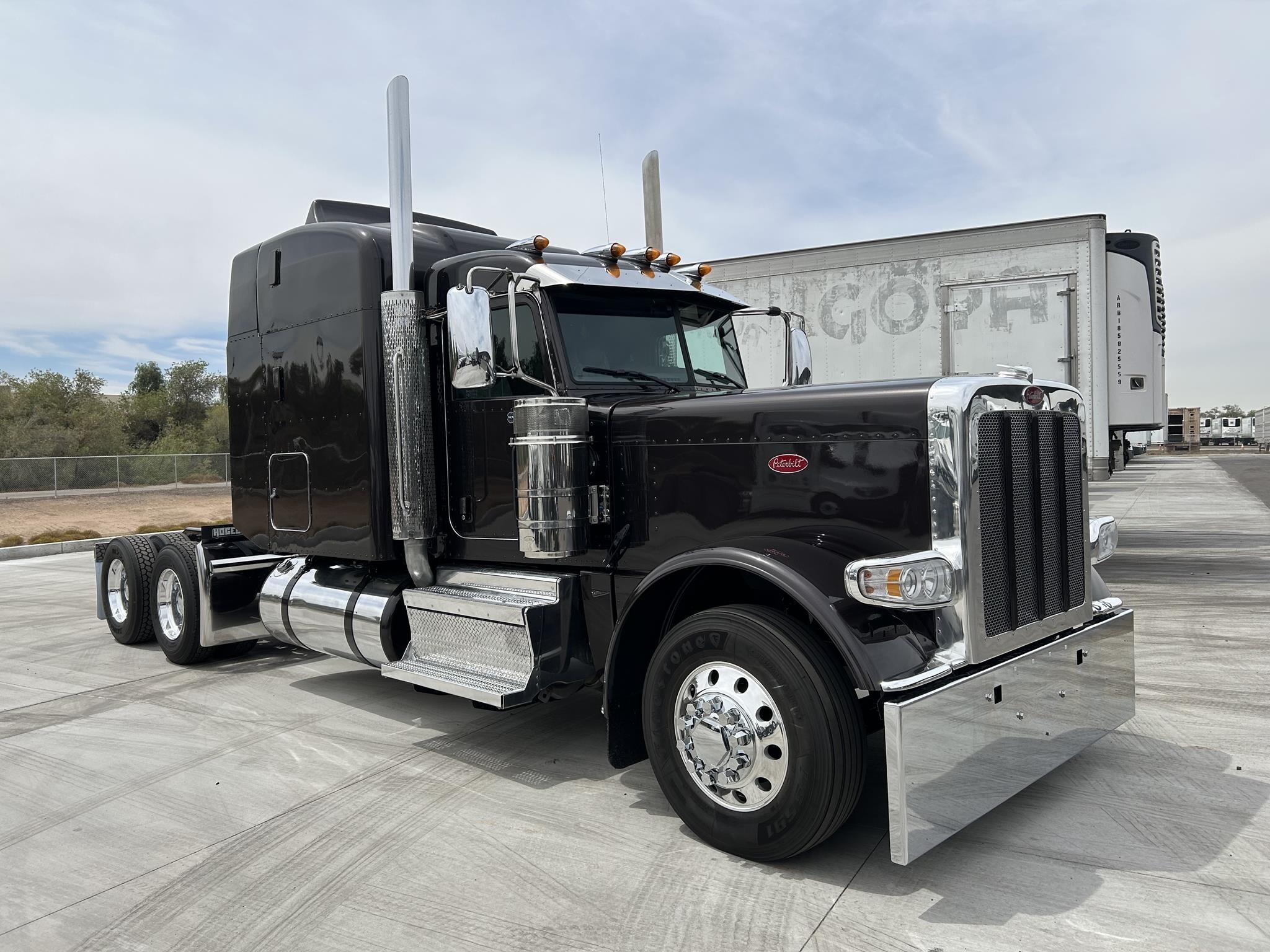 2023 PETERBILT 389 in Phoenix, AZ