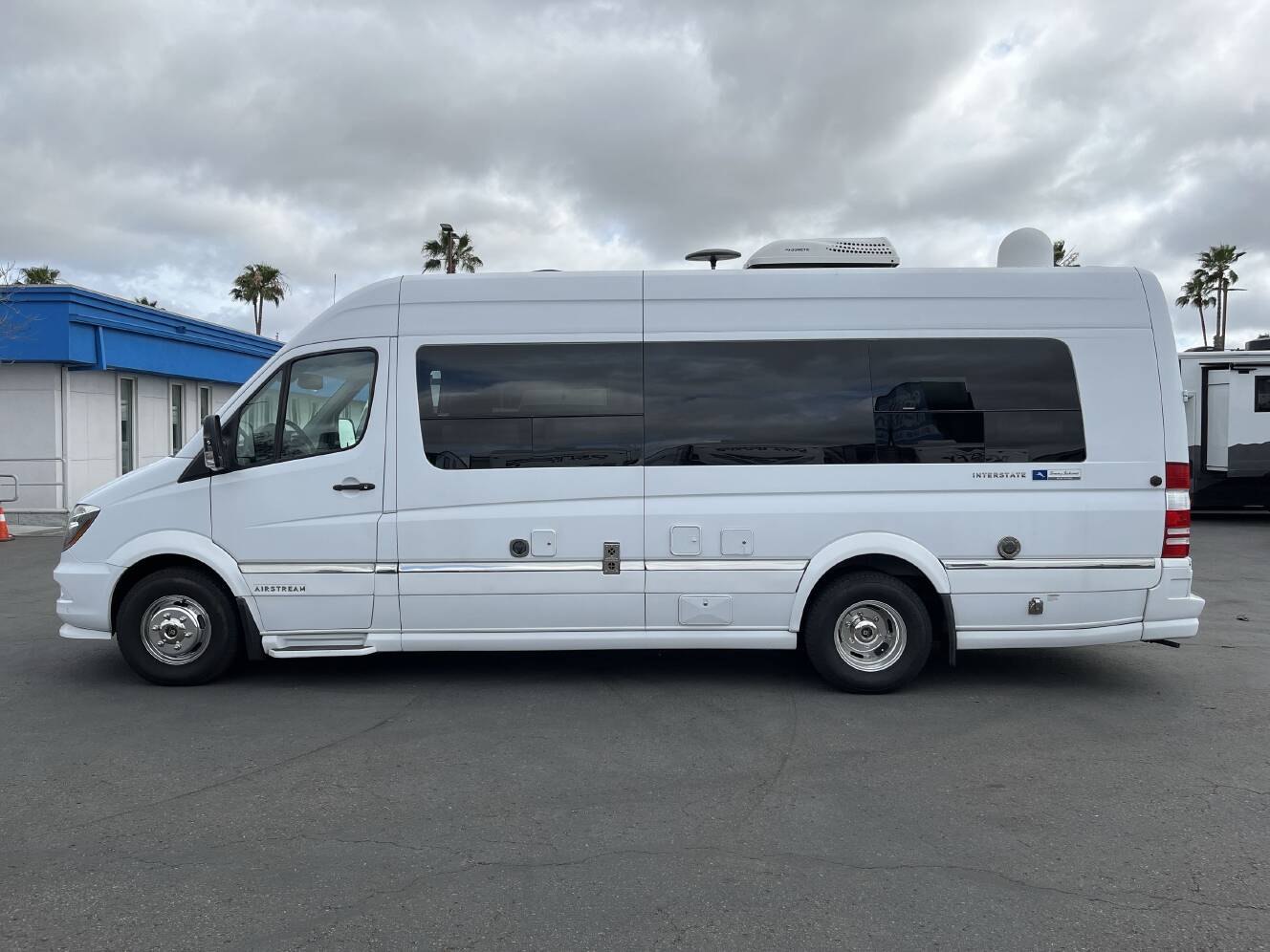 A photo of this 2018 Airstream INTERSTATE TOMMY BAHAMA EDITION LOUNGE