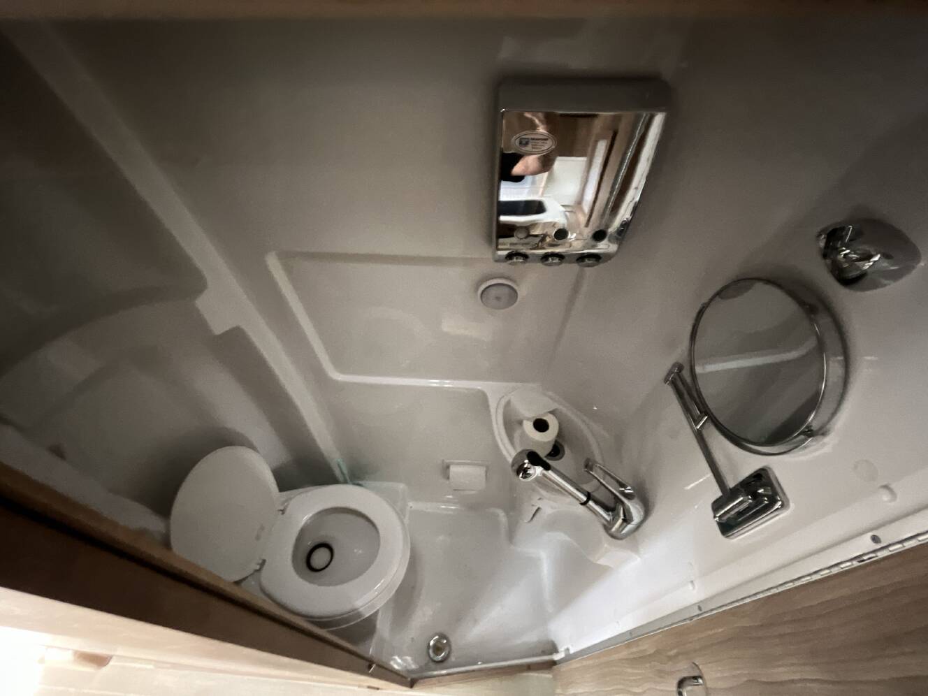 A photo of this 2018 Airstream INTERSTATE TOMMY BAHAMA EDITION LOUNGE