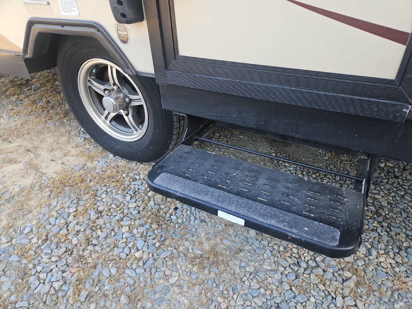 A photo of this 2018 Forest River ROCKWOOD PREMIER 2516G