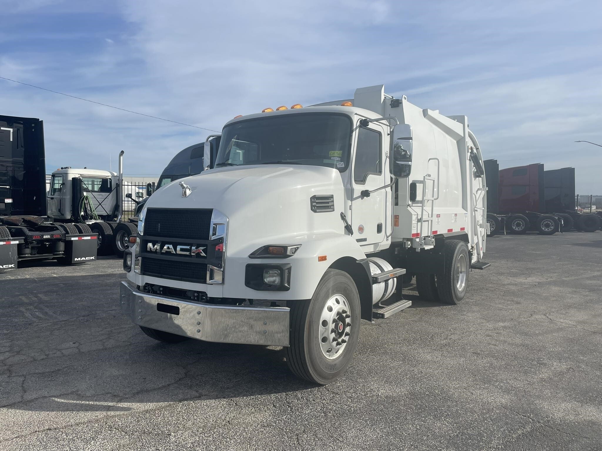 2026 MACK MD7 in Fort Worth, TX