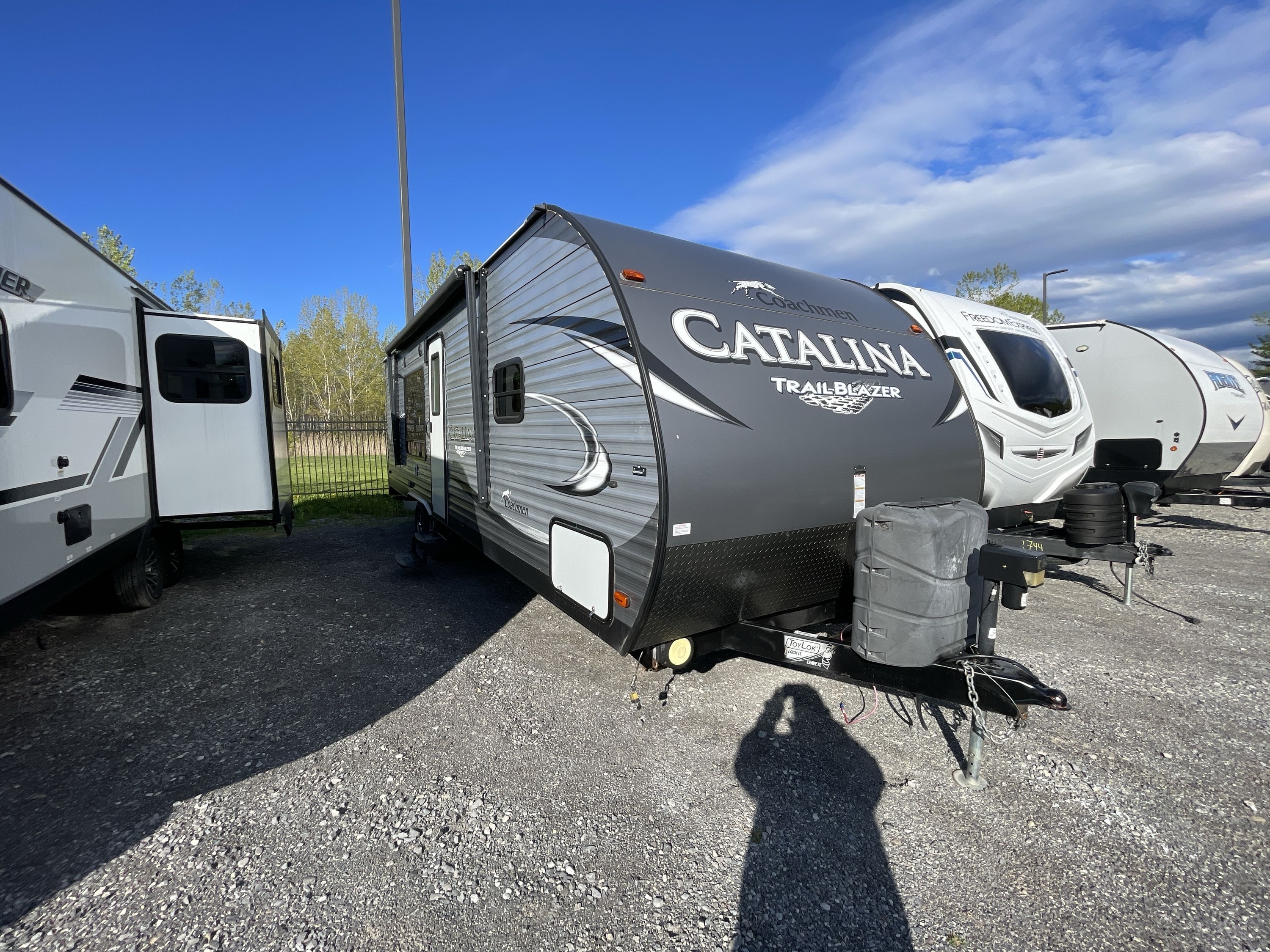 2018 Coachmen CATALINA TRAIL BLAZER 26TH Travel Trailer Toy Hauler RV