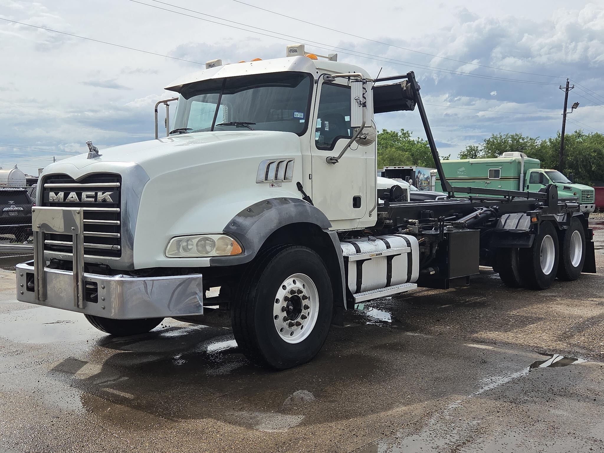 2017 MACK GRANITE GU813 in Corpus Christi, TX