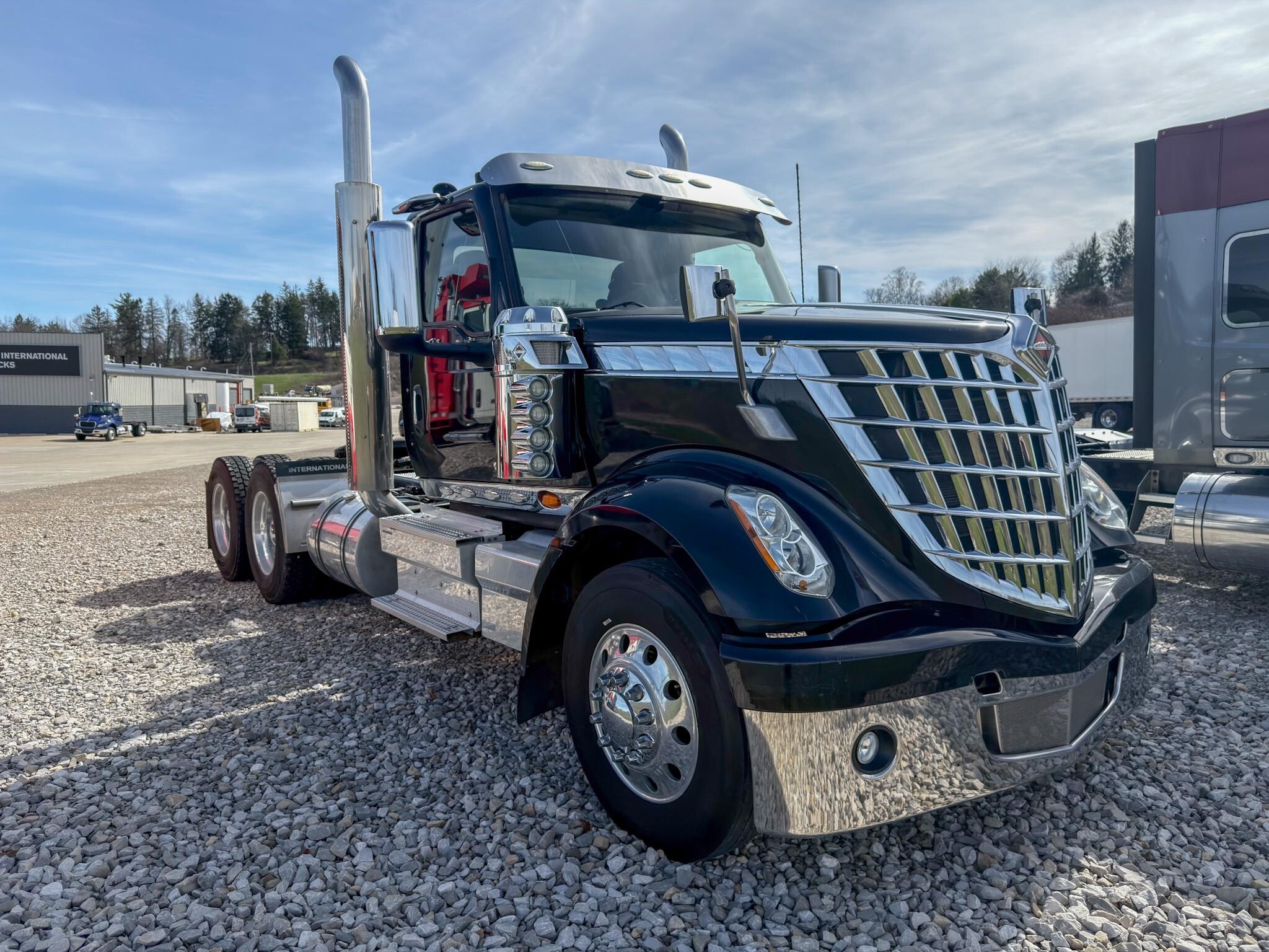 2020 INTERNATIONAL LONESTAR in Saint Clairsville, OH