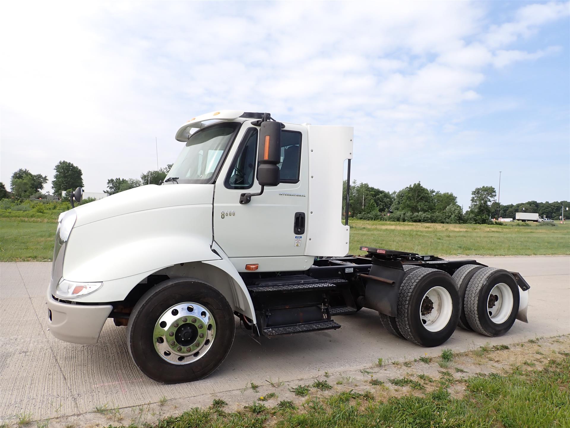 2007 INTERNATIONAL 8000 in New Haven, IN