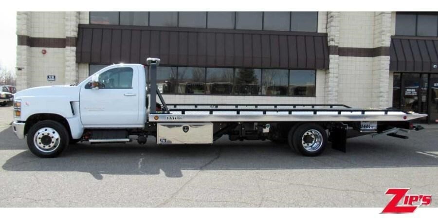 2023 CHEVROLET SILVERADO 6500HD in New Hampton, IA