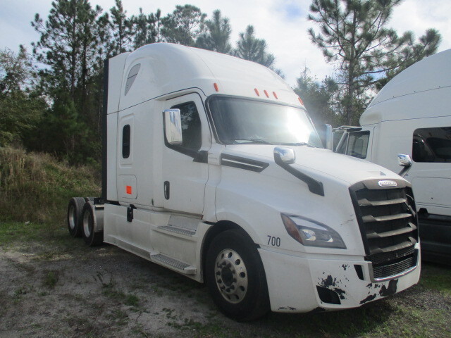 2020 Freightliner Cascadia in Saint Augustine, FL