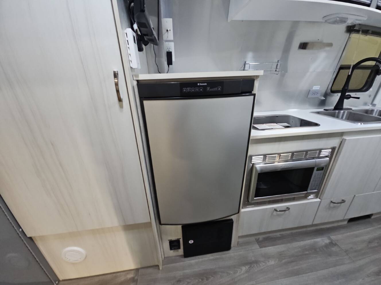 A photo of this 2017 Airstream SPORT 22