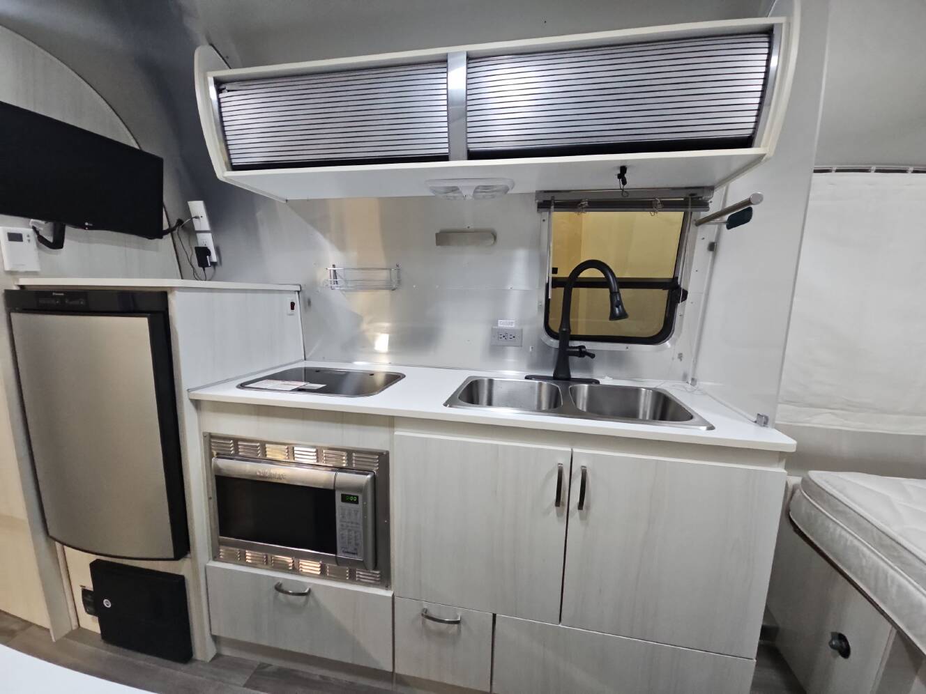 A photo of this 2017 Airstream SPORT 22