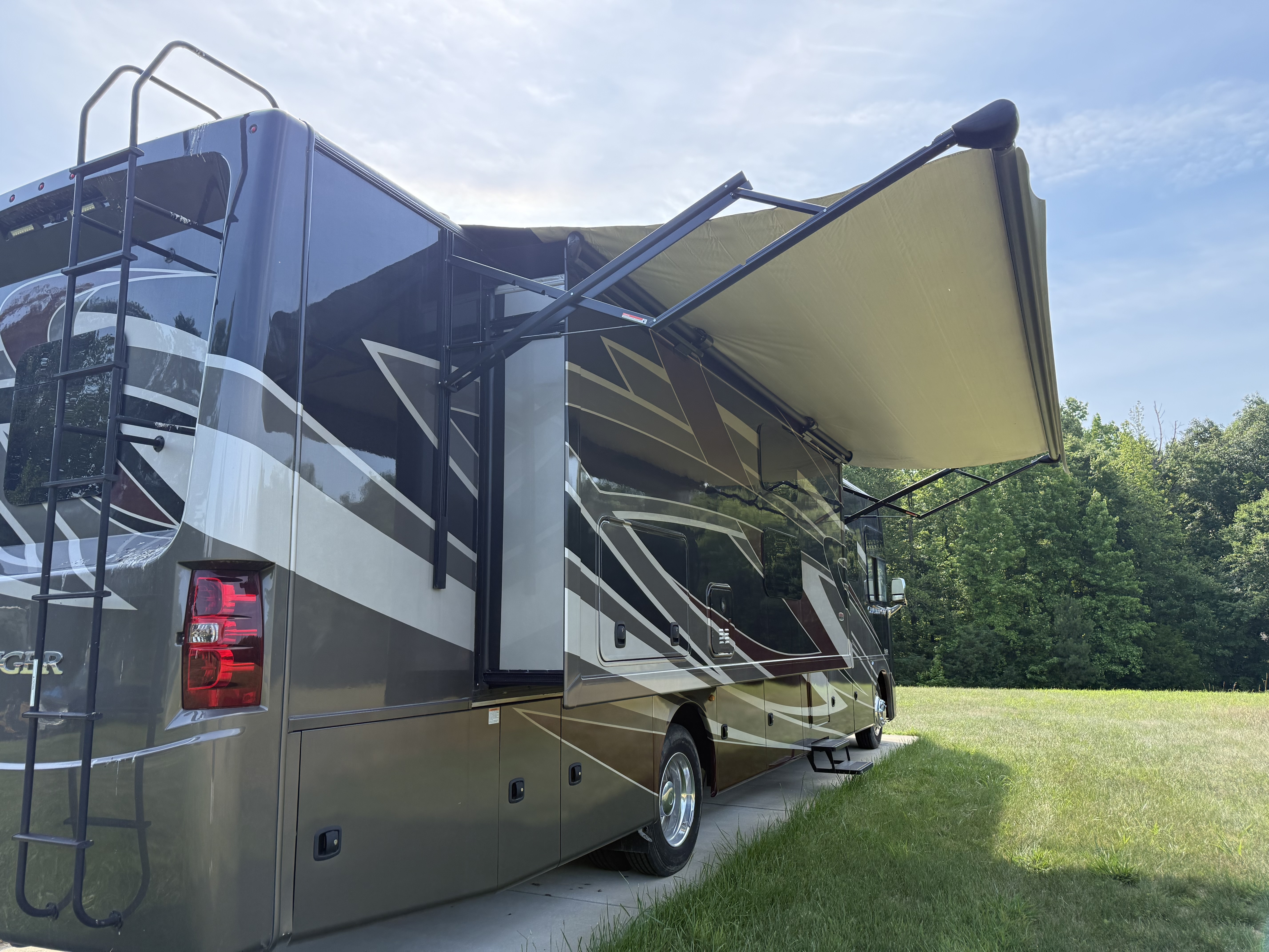2022 Thor Motor Coach CHALLENGER 37DS in midlothian VA
