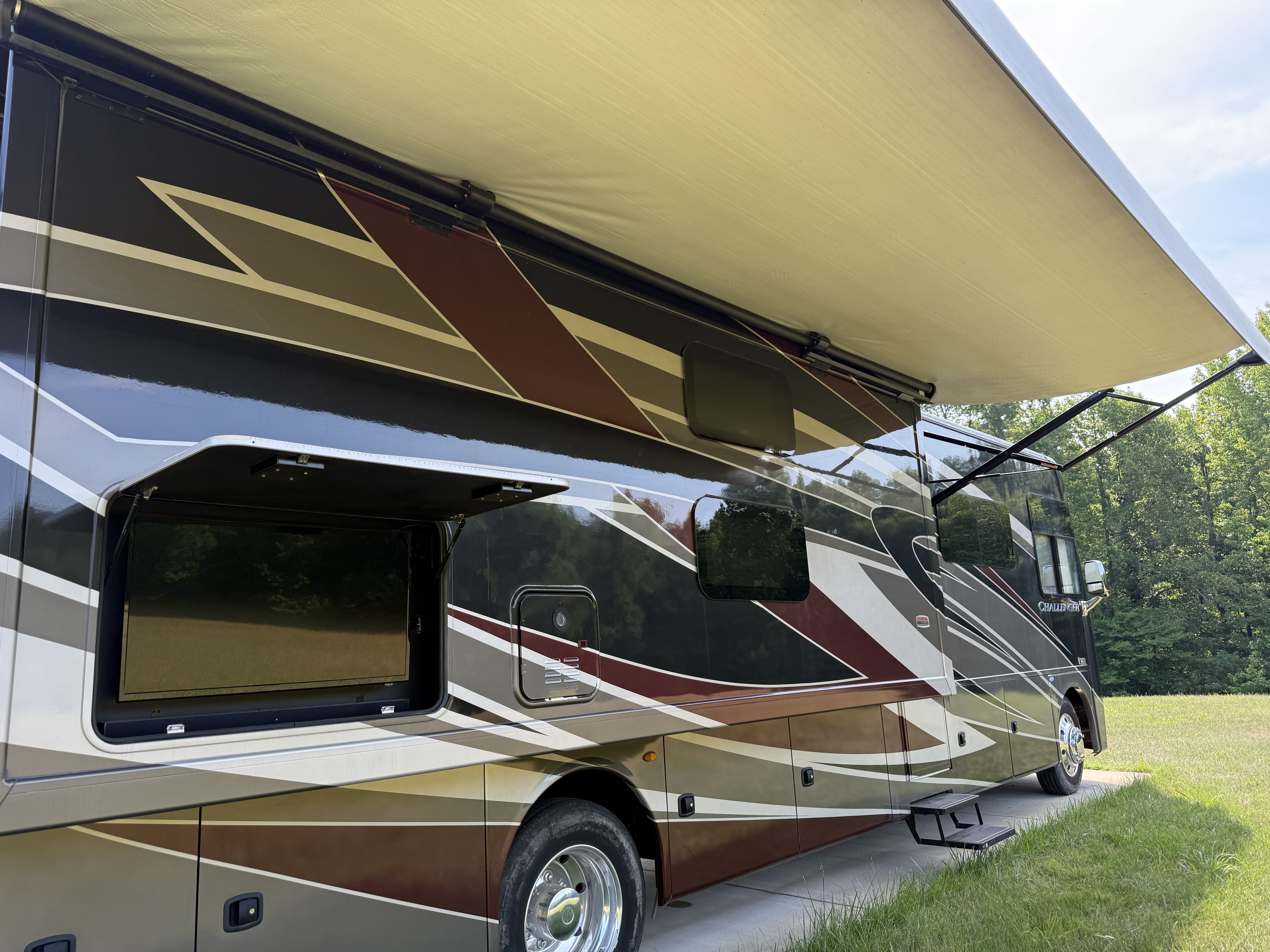 2022 Thor Motor Coach CHALLENGER 37DS in midlothian VA